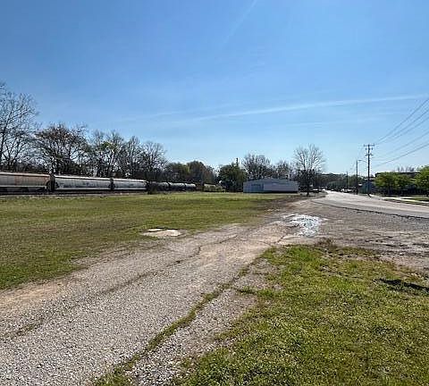 4th image of Carnation St