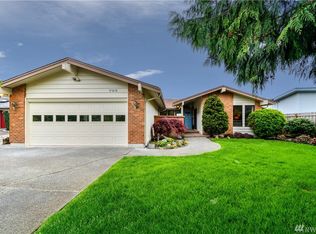755 Bay Front Ln, Oak Harbor, WA 98277