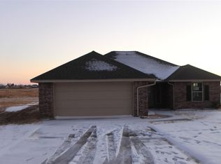 110 Mohawk Ave, Geronimo, OK 73543