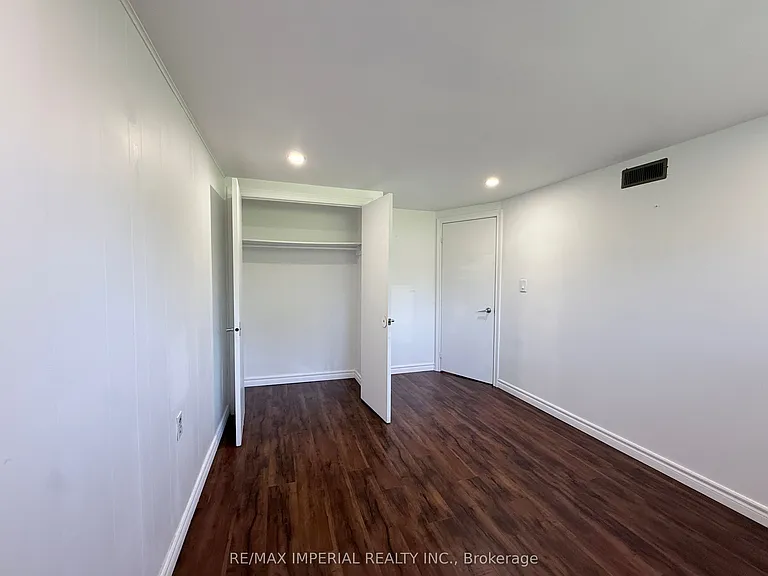 52 Yongehurst Rd #2 — Photo 6