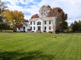 9190 Fox Hollow Dr, Seville, OH 44273