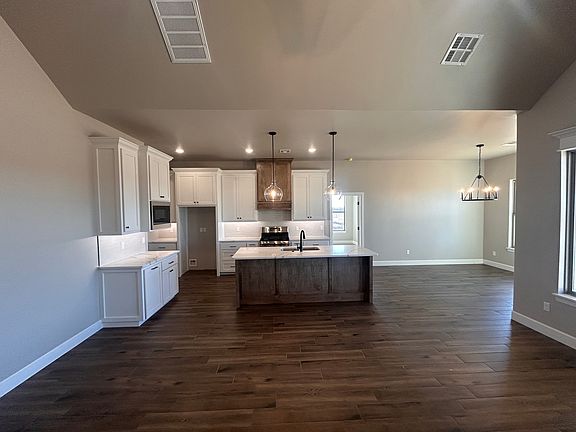 3rd image of 810 Manzano Dr