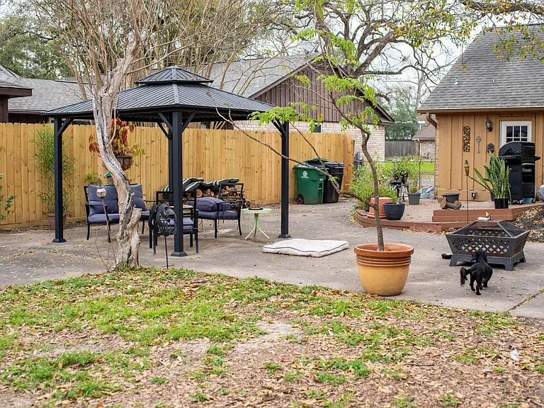 1911 Shadow Bend Dr — Photo 19