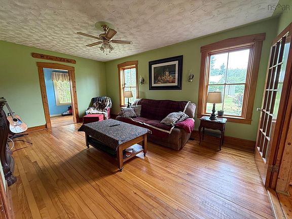 5th image of 22 Hogg Ln