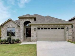 176 Majestic Cir, Maumelle, AR 72113