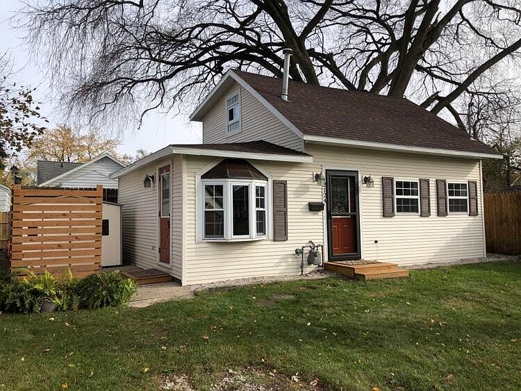 1st image of 2124 Duiker Ave NE