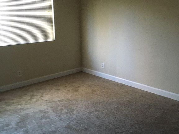 4th image of 125 Warwick Dr #53