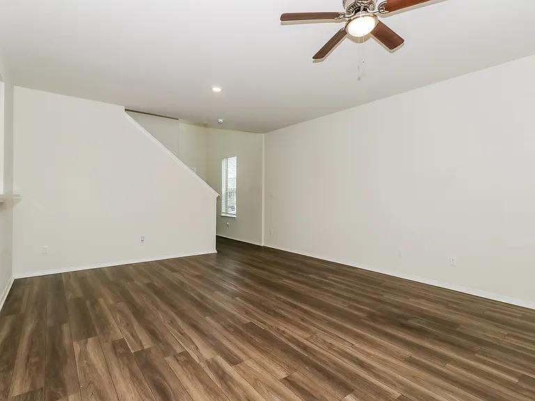 The Corridor at Sunset Oaks Rental Homes — Photo 11