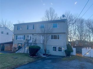 21 Brook St, Spring Valley, NY 10977