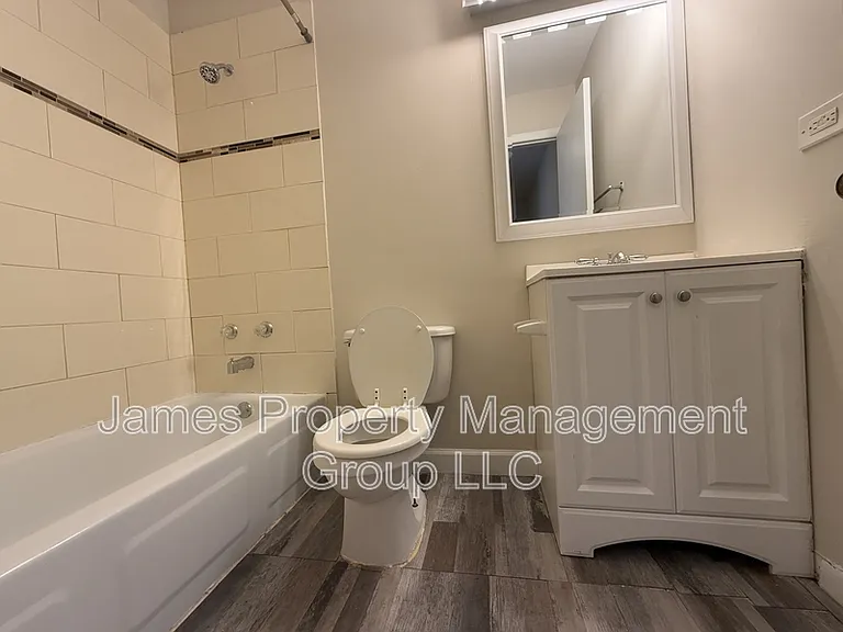 1557 Quaker Ln #114 — Photo 14