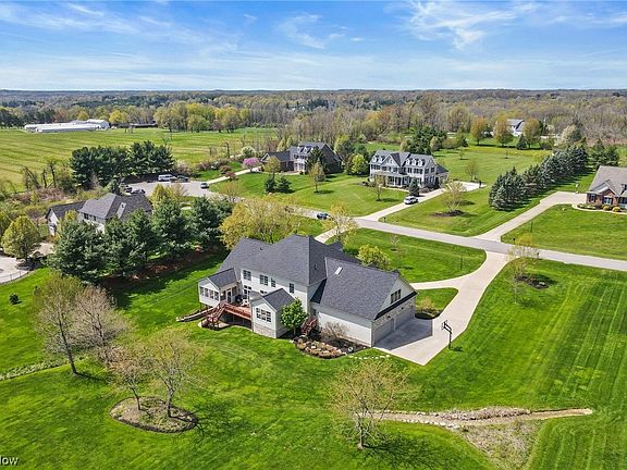 3rd image of 5399 Jennifer Ln