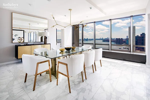 Sold by Sotheby's International Realty | media 4