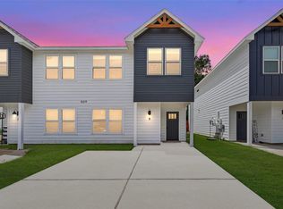 809 Avenue J Pl #B, Conroe, TX 77301