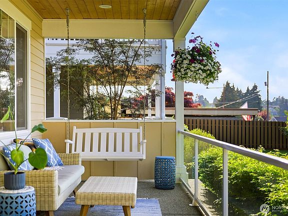 3rd image of 5618 N 43rd Street