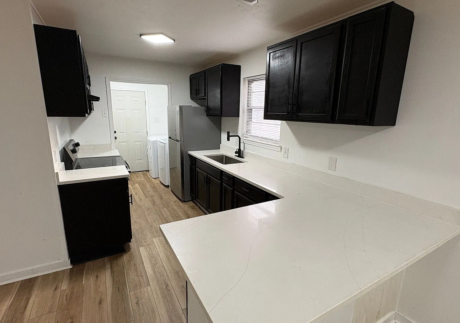 Fully remodeled 4 bedroom, 2 bath home in Little Rock — Photo 3