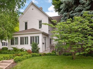 324 1st St W, Waconia, MN 55387