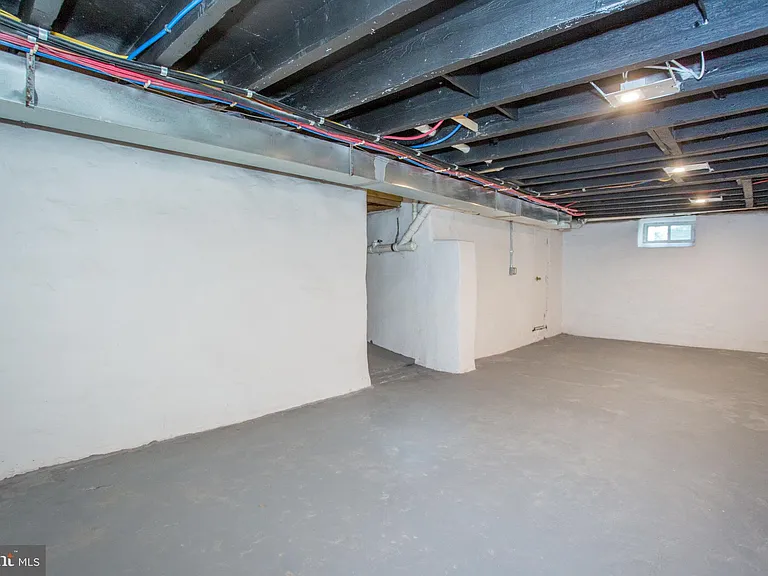 327 Wood St — Photo 70