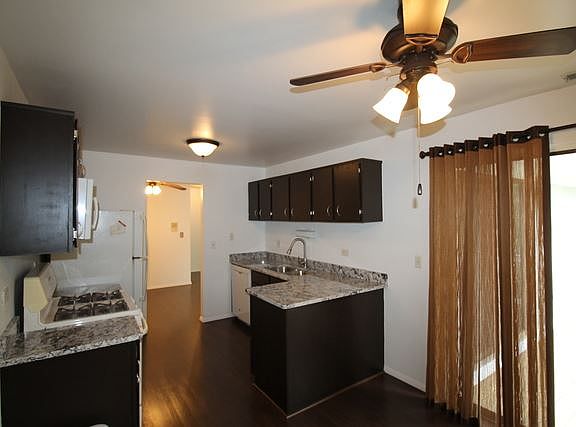 4th image of 550 Cumberland Trl #C3