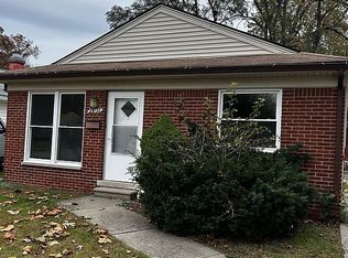 29130 Tawas St, Madison Heights, MI 48071