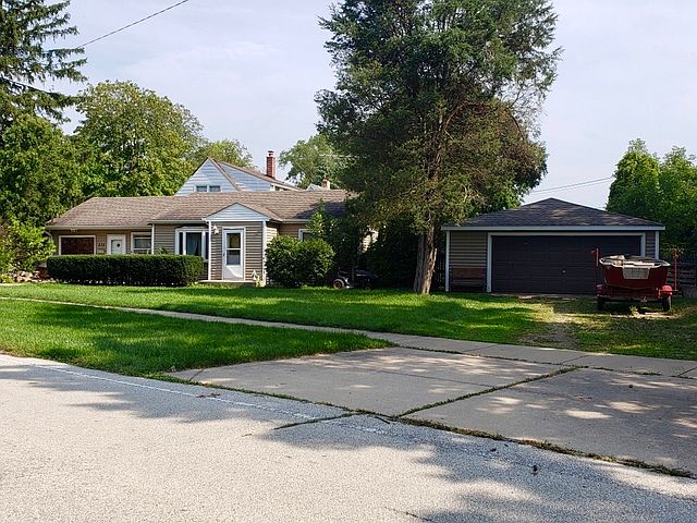 2nd image of 575 Columbia Ave