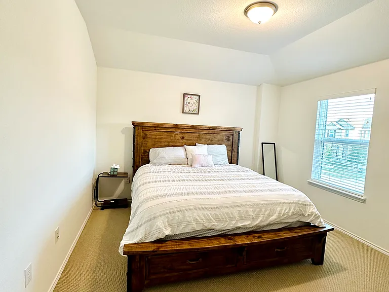 524 Ayinger Ln — Photo 16