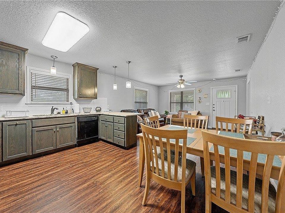 2916 S 3rd St, Waco, TX 76706 Zillow