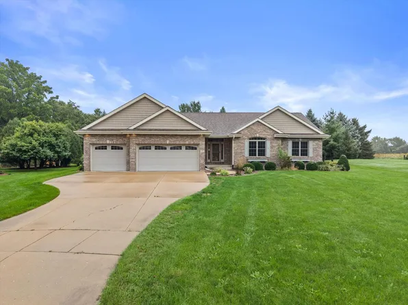 1712 Birch Ct, Janesville, WI 53545