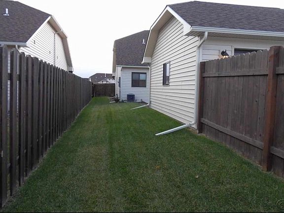 3rd image of 3744A Connery Cir