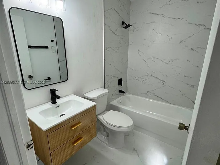 3415 NE 9th Dr #202 — Photo 13