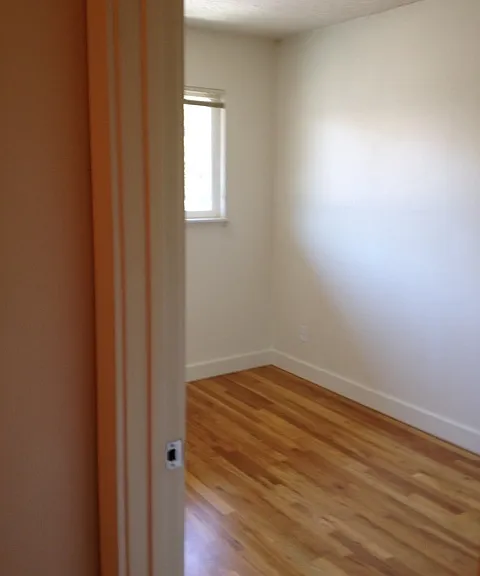Taggart TownHouse Hardwood's, Patio, Park, Pets, Bike, Bus — Photo 16