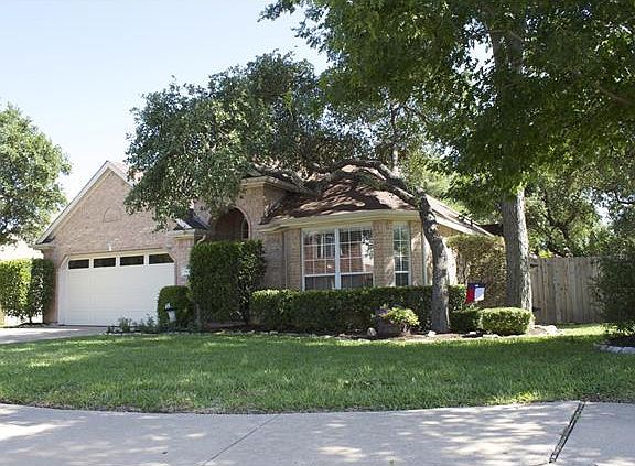 2nd image of 1401 Gator Creek Dr