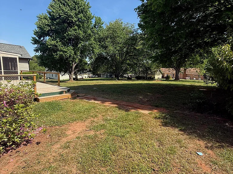 610 Clarendon Dr — Photo 20