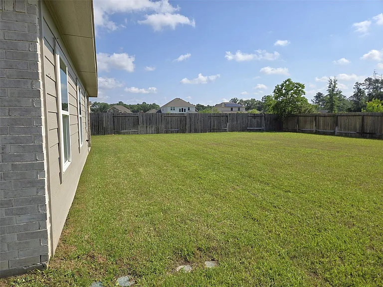 18519 Lilliput Ln — Photo 18