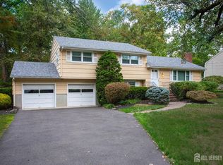 5 Bunker Hill Run, East Brunswick, NJ 08816