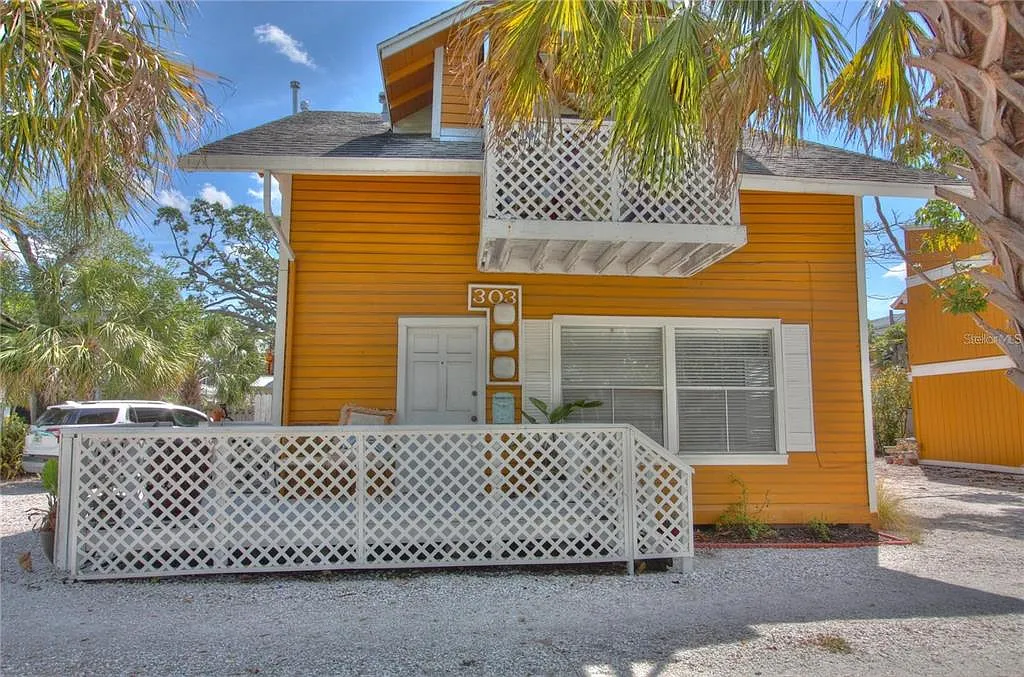 1 bed, 1.0 bath, 832 sqft, $1,795 — Photo 1