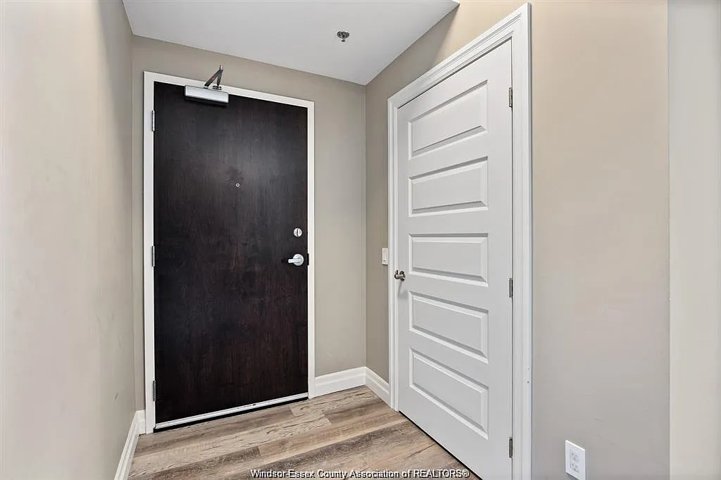 2 bed, 2.0 bath, 1073 sqft, $2,100 — Photo 2