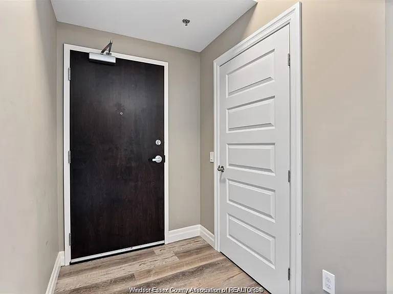 955 Ouellette Ave #305 — Photo 2