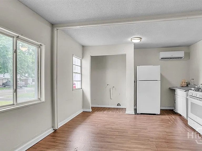 1013 Carroll St — Photo 3