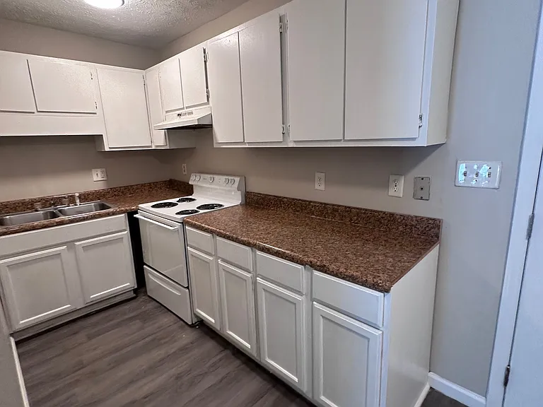 5801 Aftonshire Dr #1 — Photo 2