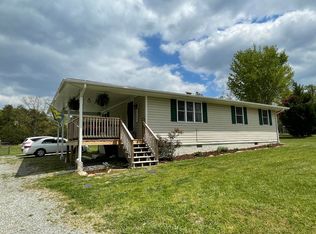 1146 Poteet Rd, Wirtz, VA 24184