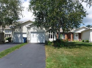 43 Old Birch Ln, Albany, NY 12205