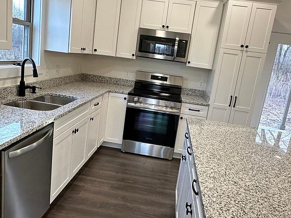 5th image of 1765 Eagle Dr