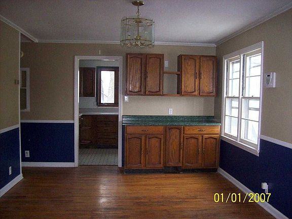 3rd image of 208 S 31st St
