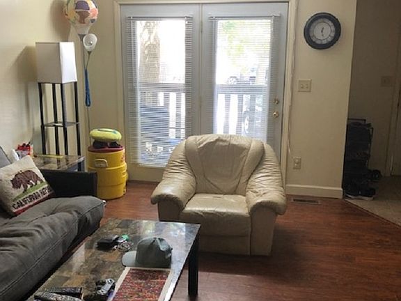 2nd image of 1700 N Lincoln St