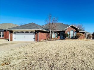3208 Peacock Ln, Altus, OK 73521