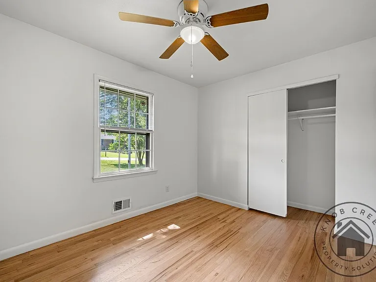1138 Highland Dr — Photo 13
