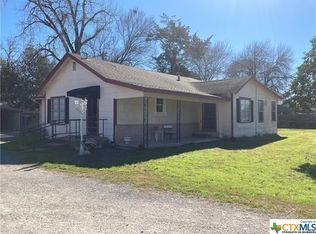 311 Comal St, Luling, TX 78648
