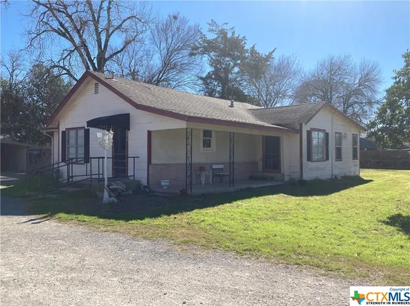 311 Comal St, Luling, TX 78648