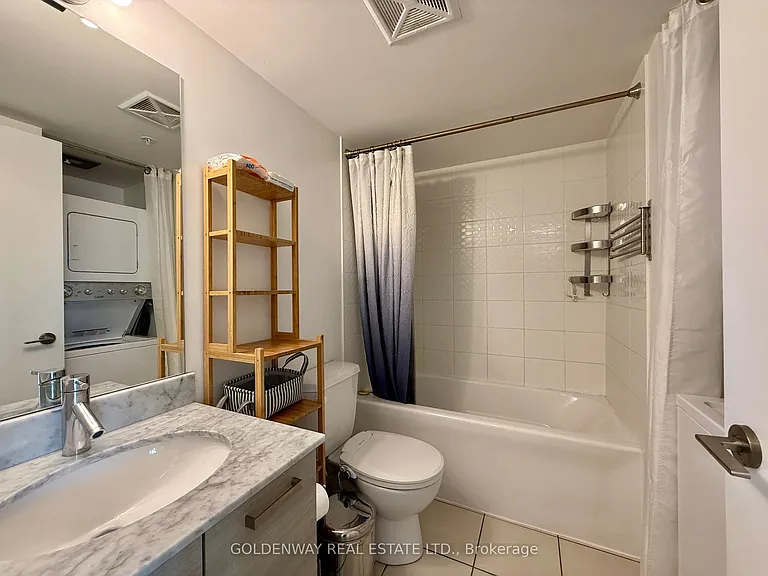 68 Abell St #733 — Photo 6