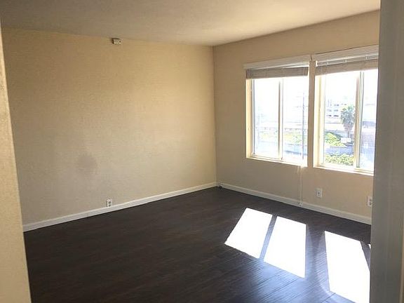 4th image of 1406 Sassafras St #1/2